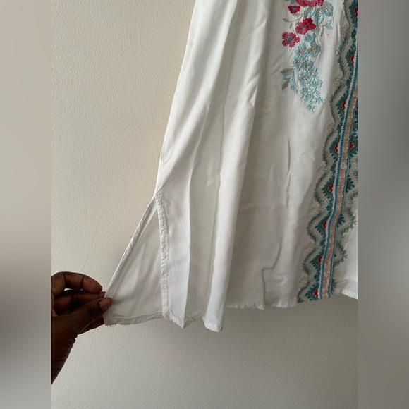 Garden Girl Embroidered Floral Red Blue Green Button Down Sleeveless White Top M - Picture 5 of 11